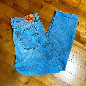 Levi’s Wedgie Straight size 32